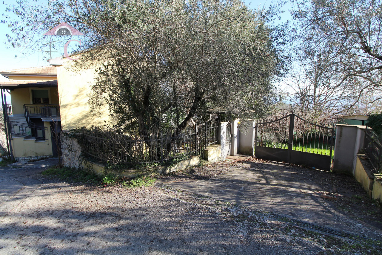 narni casa singolamcon due appartamento terreno garage e cantina 17.png